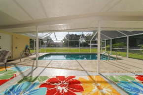 Huge Pool, Close to Beaches, Restaurants & Shops
